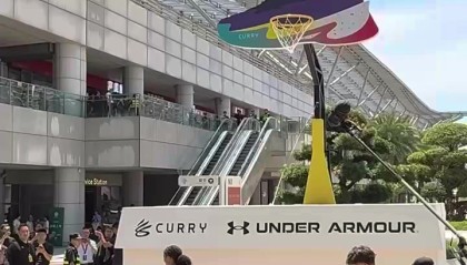 开云体育平台-CURRY CON盛大启幕 库里运动聚场以高难度投篮秀点燃现场