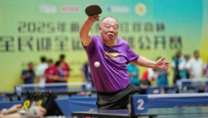 开云体育在线-新民休育·场外音｜乒坛元老参赛引热议，20年赛事见证全民健身热潮