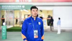 开云体育平台-韩鹏：新外援取代谁要和俱乐部沟通 我是年轻教练也要总结和提高