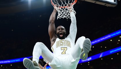 开云体育平台-杰伦·布朗：我很壮&amp;一直猛冲筐/不回避对抗/不假摔 我竟然零罚球