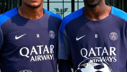 开云体育网址-巴黎圣日耳曼官方发布登贝莱与杜埃荣获欧冠最佳球员和最佳新秀照片