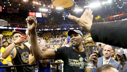 开云体育平台-你怎么看？所有总冠军的含金量都一样？杜兰特：是的